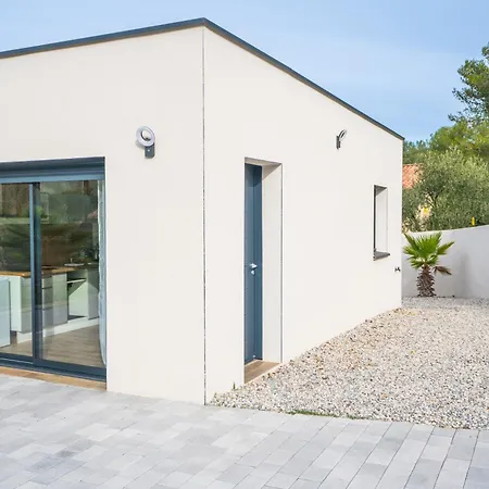 Le Prestige Yourhosthelper Apartmán